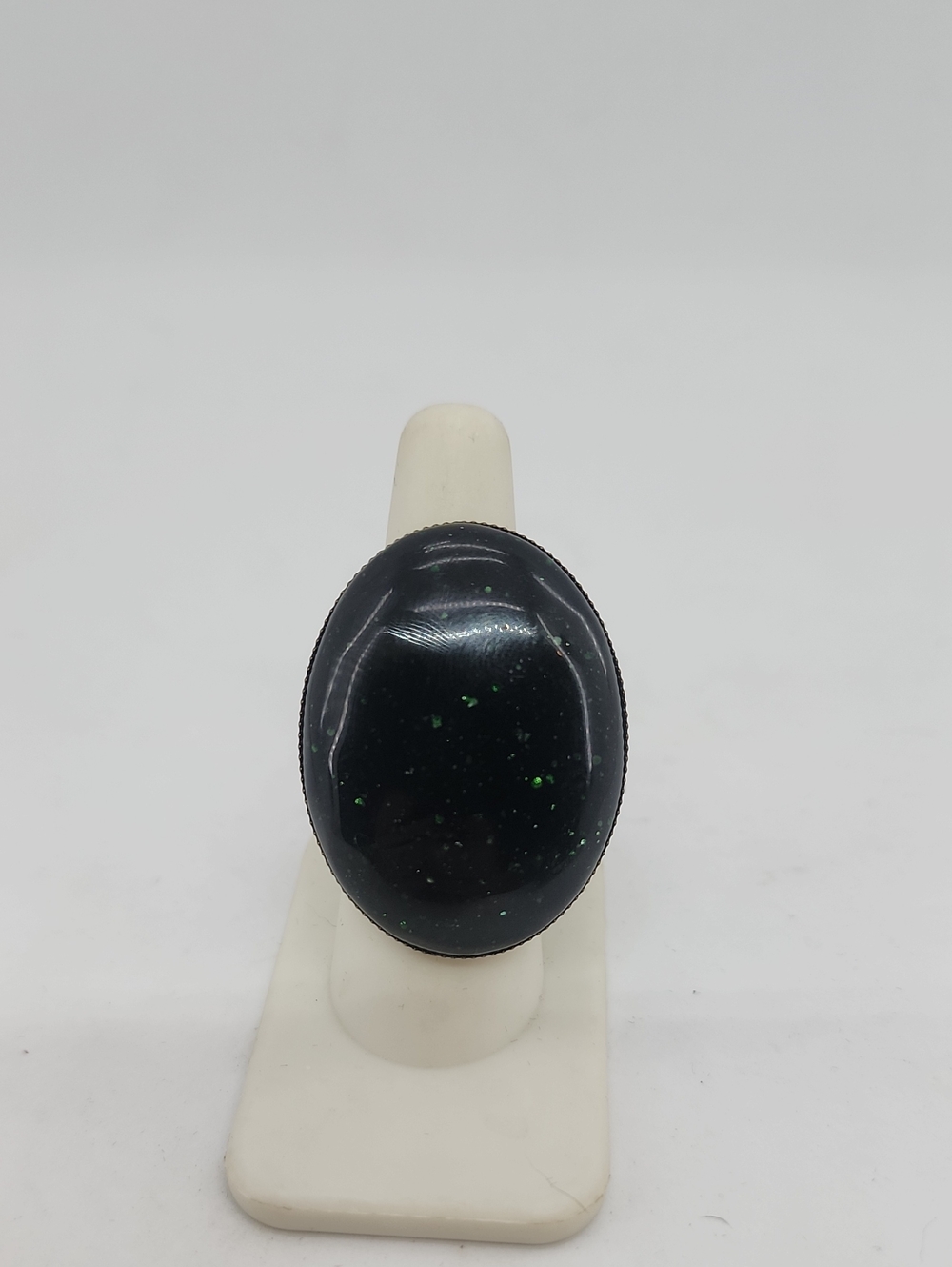 GASOLINE GLAMOUR COCKTAIL RING GREEN GLITTER